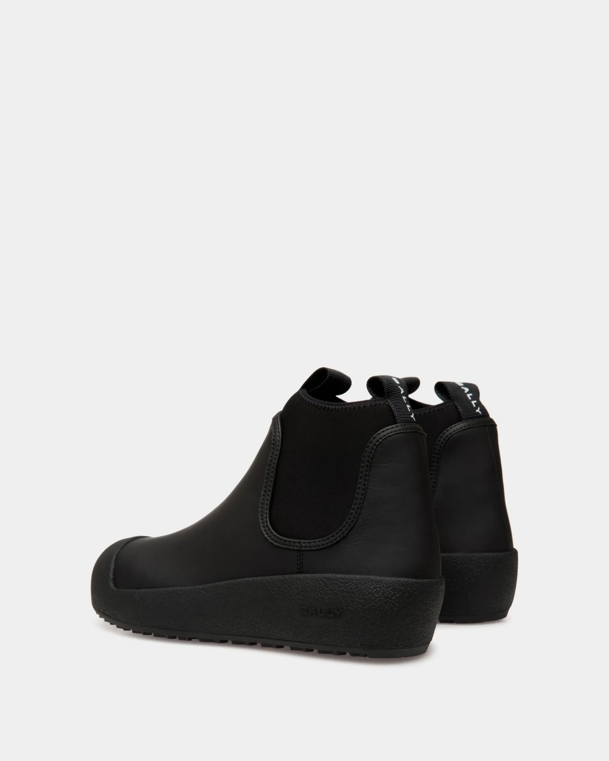 Bally Curling Stiefelette Aus Schwarzem Gummiertem Leder