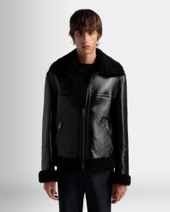Bomberjacke Aus Leder In Schwarz Aus Der Adrien Brody Travel-Kollektion