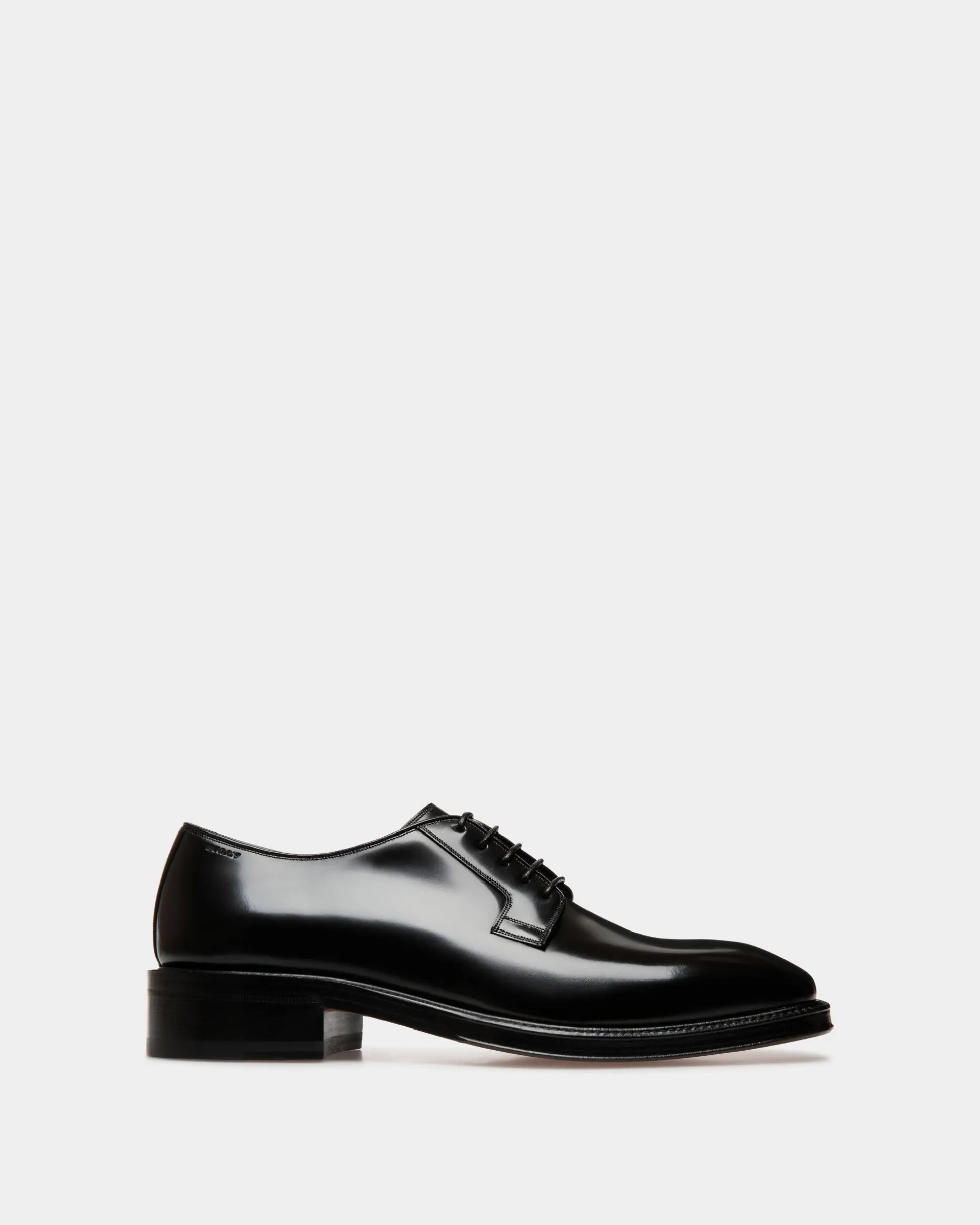 Derbys Sockel Aus Leder In Schwarz