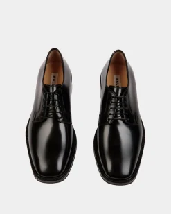 Derbys Sockel Aus Leder In Schwarz