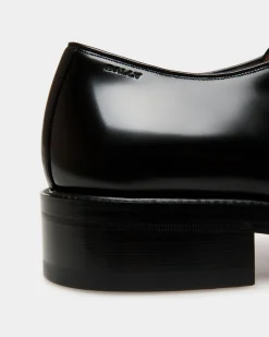 Derbys Sockel Aus Leder In Schwarz