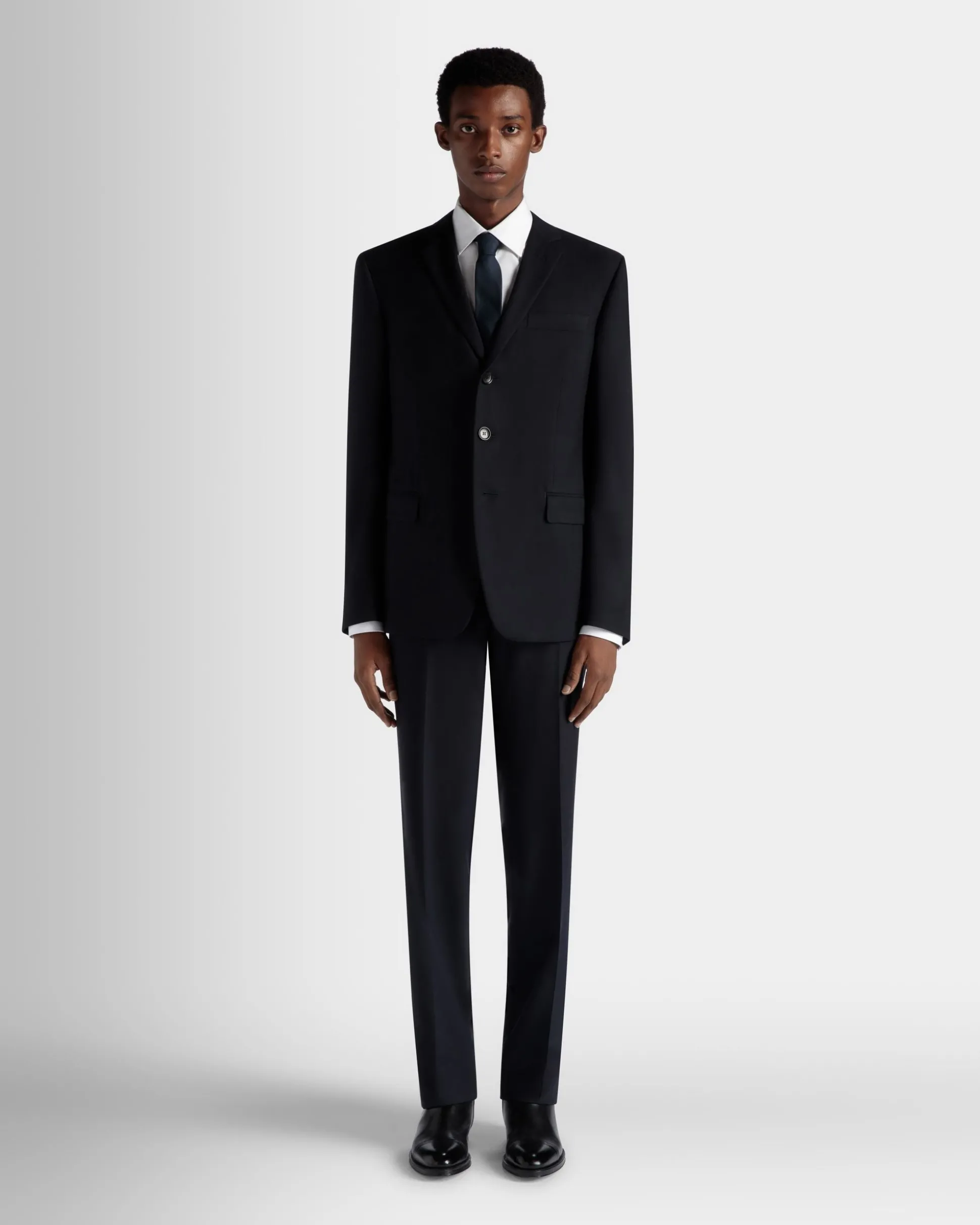 Einreihiger Blazer Aus Wolle In Navy Blue Aus Der Adrien Brody Travel-Kollektion
