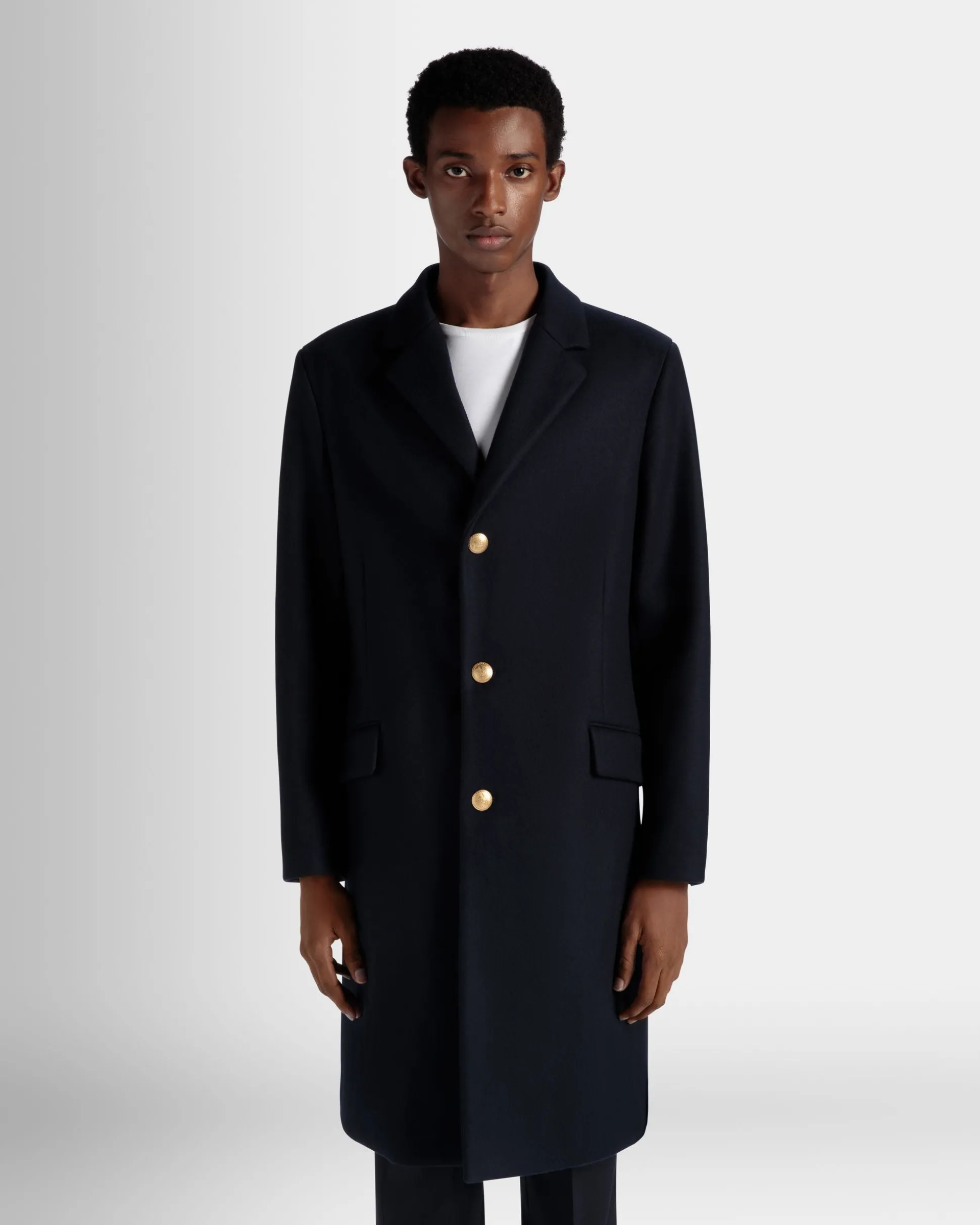 Einreihiger Mantel Aus Einer Wollmischung In Navy Blue Aus Der Adrien Brody Travel-Kollektion