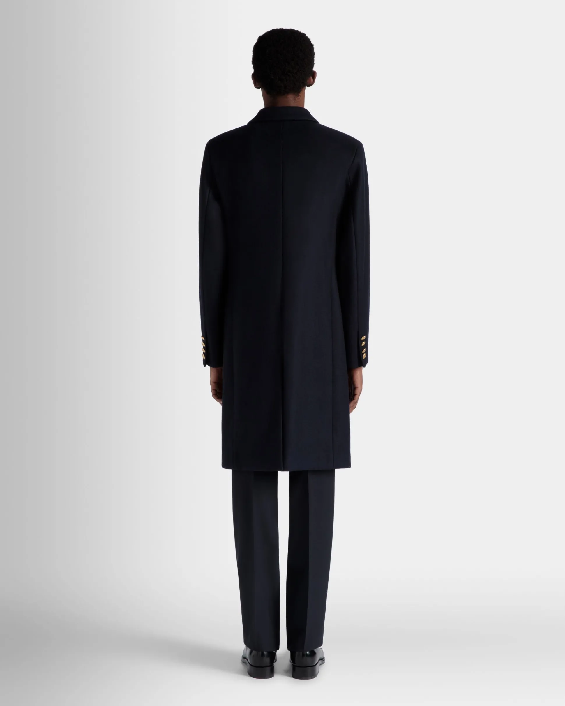 Einreihiger Mantel Aus Einer Wollmischung In Navy Blue Aus Der Adrien Brody Travel-Kollektion
