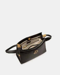 Emblem Schultertasche Aus Genarbtem Leder In Schwarz