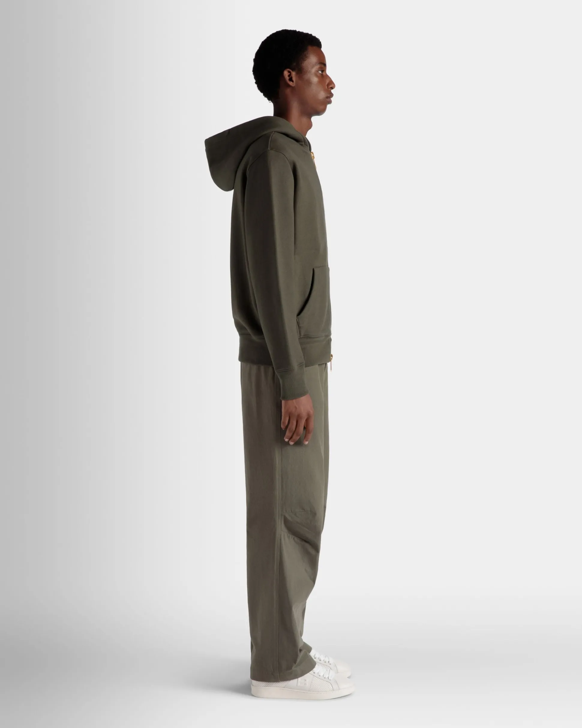 Kapuzenpullover Aus Kaschmirgemisch In Olive Green Aus Der Adrien Brody Travel-Kollektion