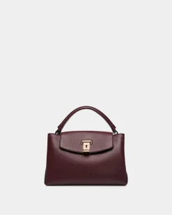 Kleine Lock Me Henkeltasche Aus Genarbtem Leder In Andorra
