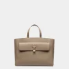 Lock Me Tragetasche Aus Genarbtem Leder In Taupe