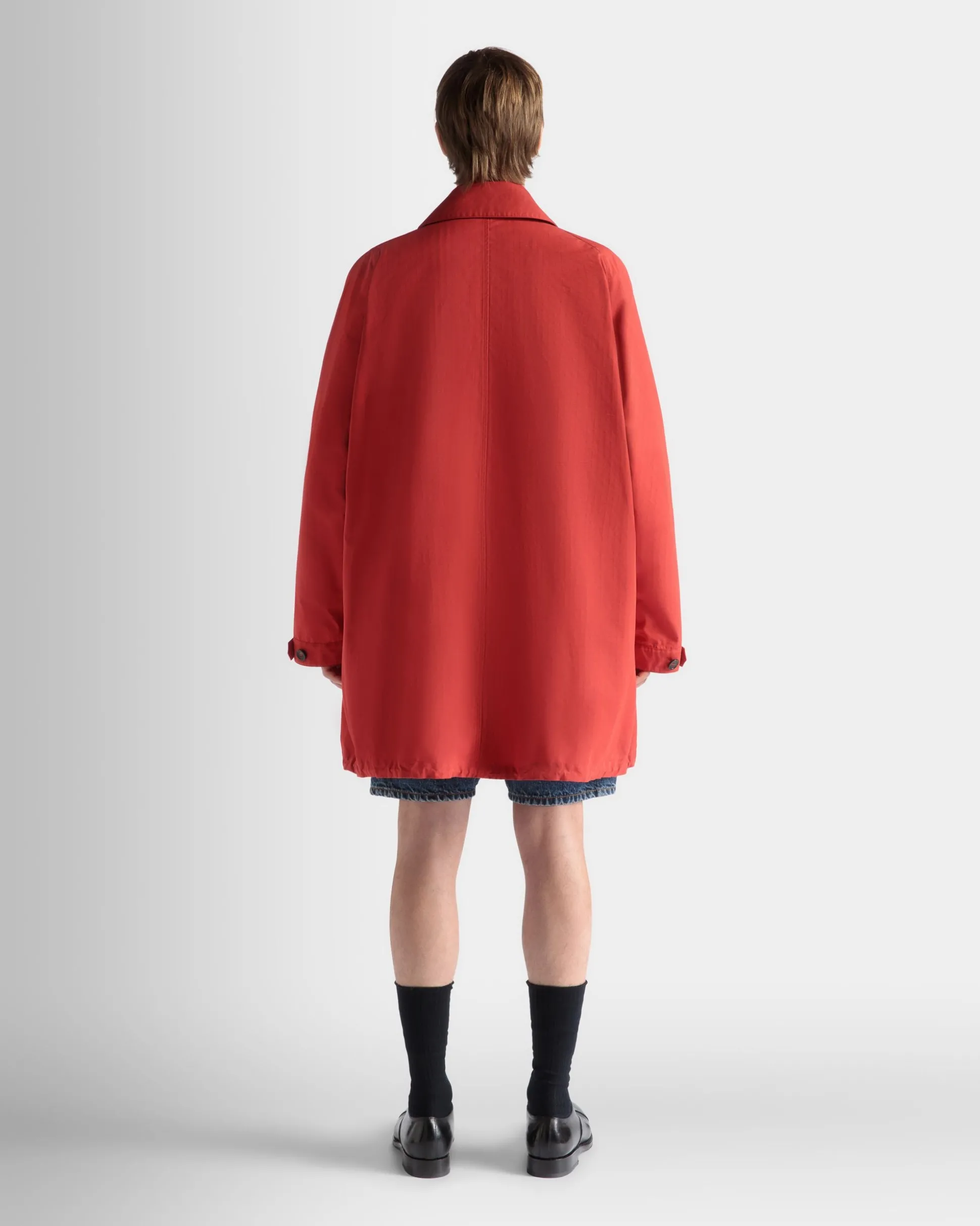 Mantel Aus Nylon In Candy Red