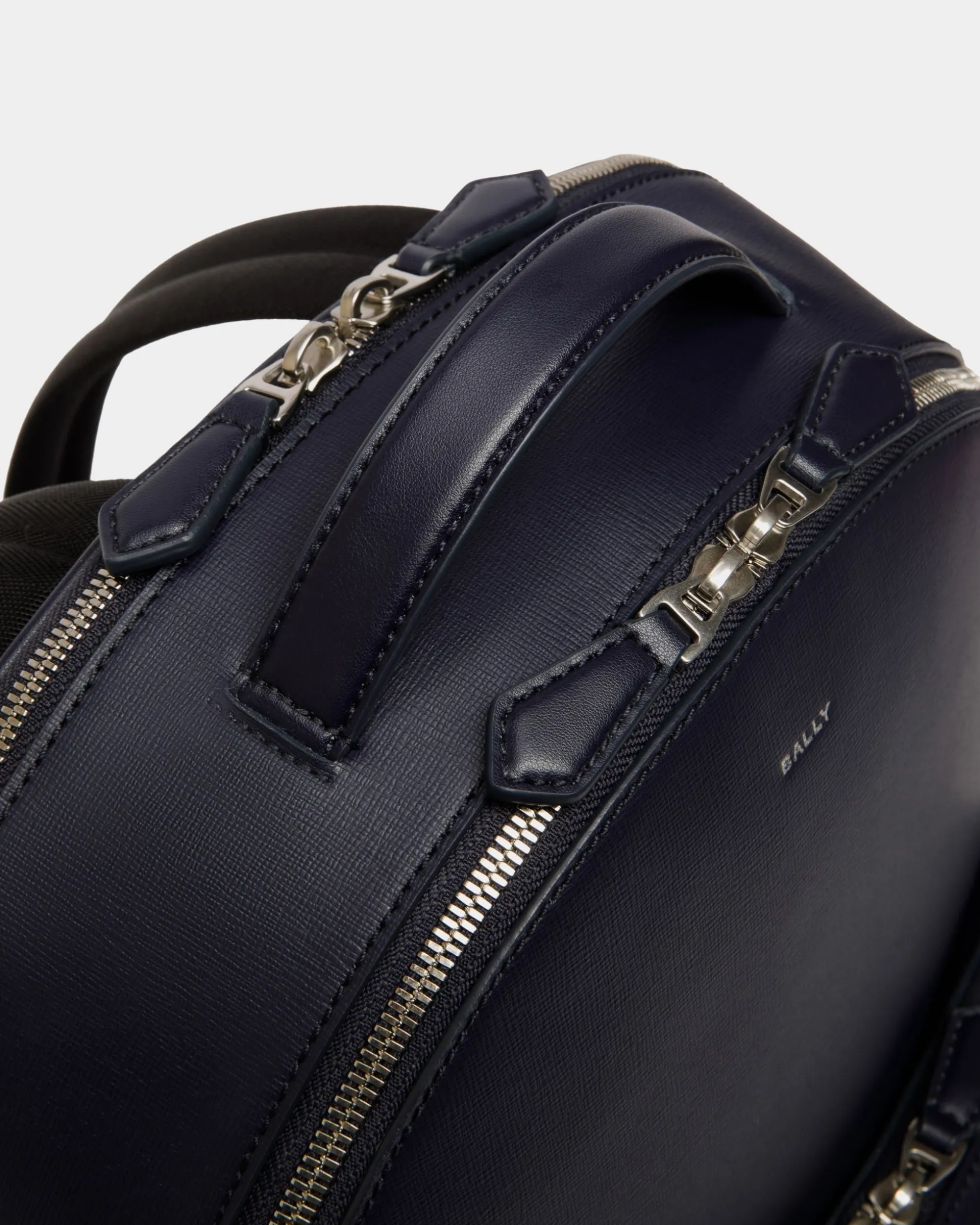 Mythos Rucksack Aus Recyceltem Leder In Navy Blue