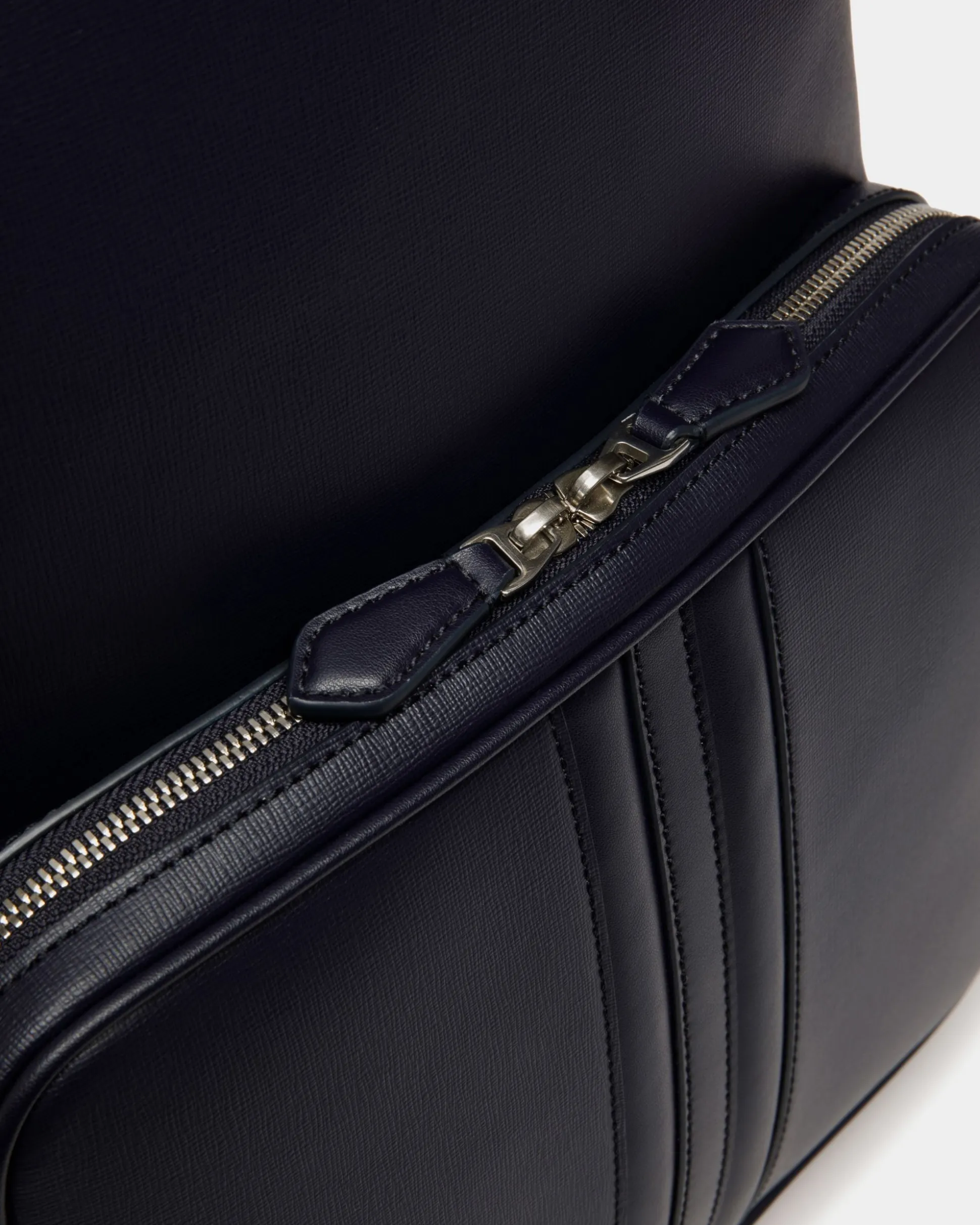 Mythos Rucksack Aus Recyceltem Leder In Navy Blue