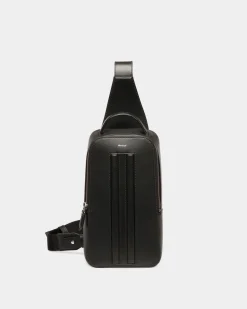 Mythos Sling Bag Aus Recyceltem Leder In Schwarz