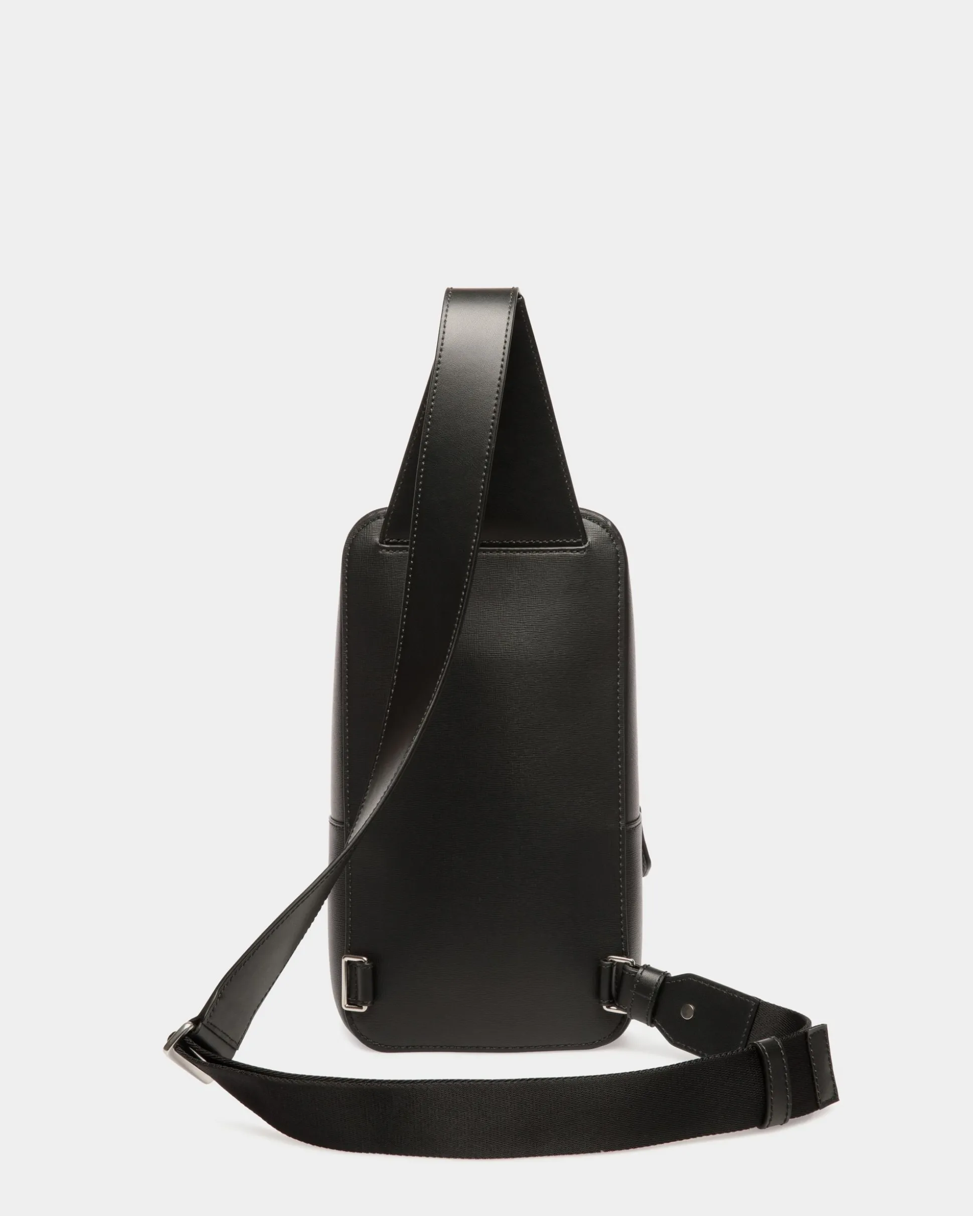 Mythos Sling Bag Aus Recyceltem Leder In Schwarz