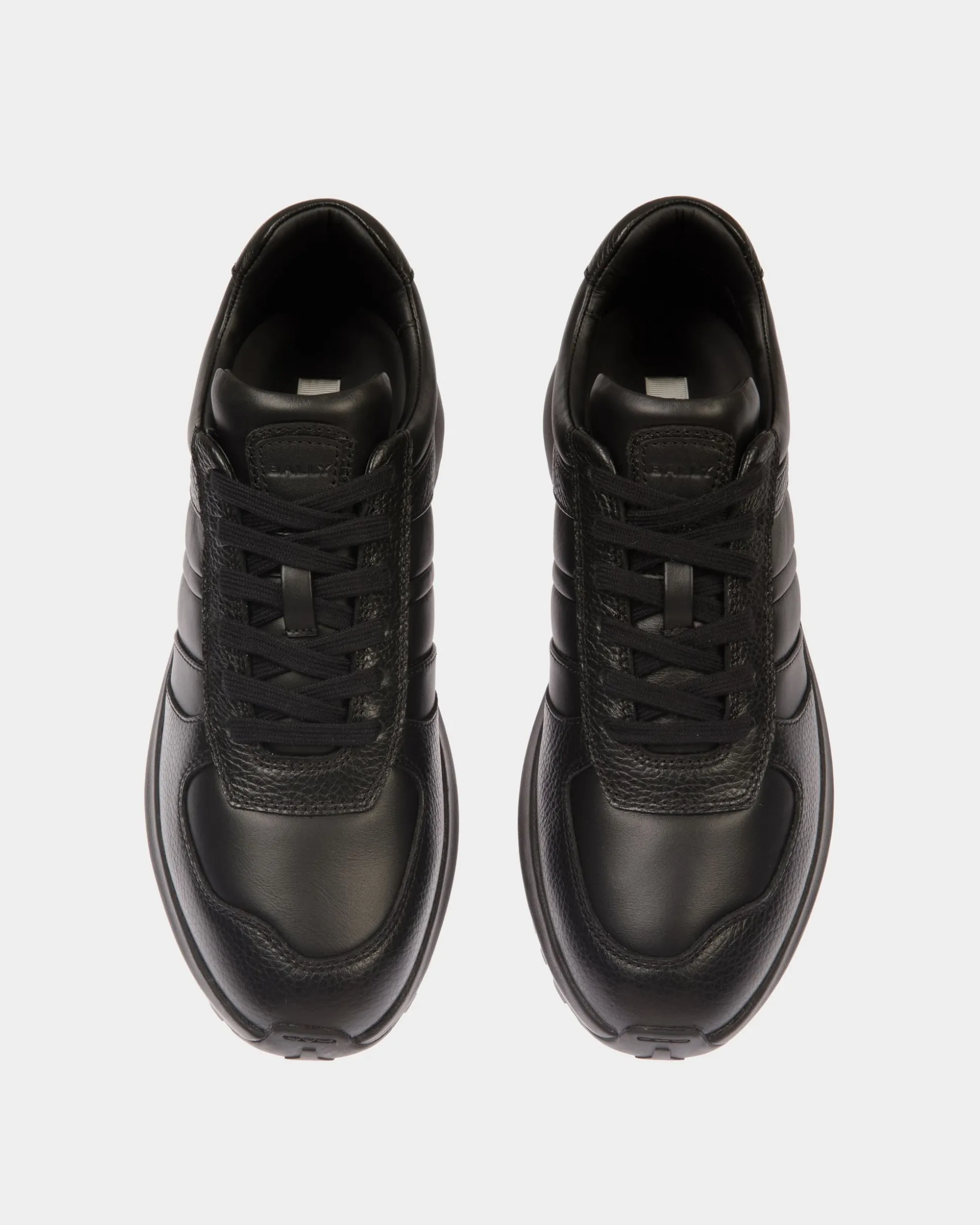 Outline Sneaker Aus Leder In Schwarz