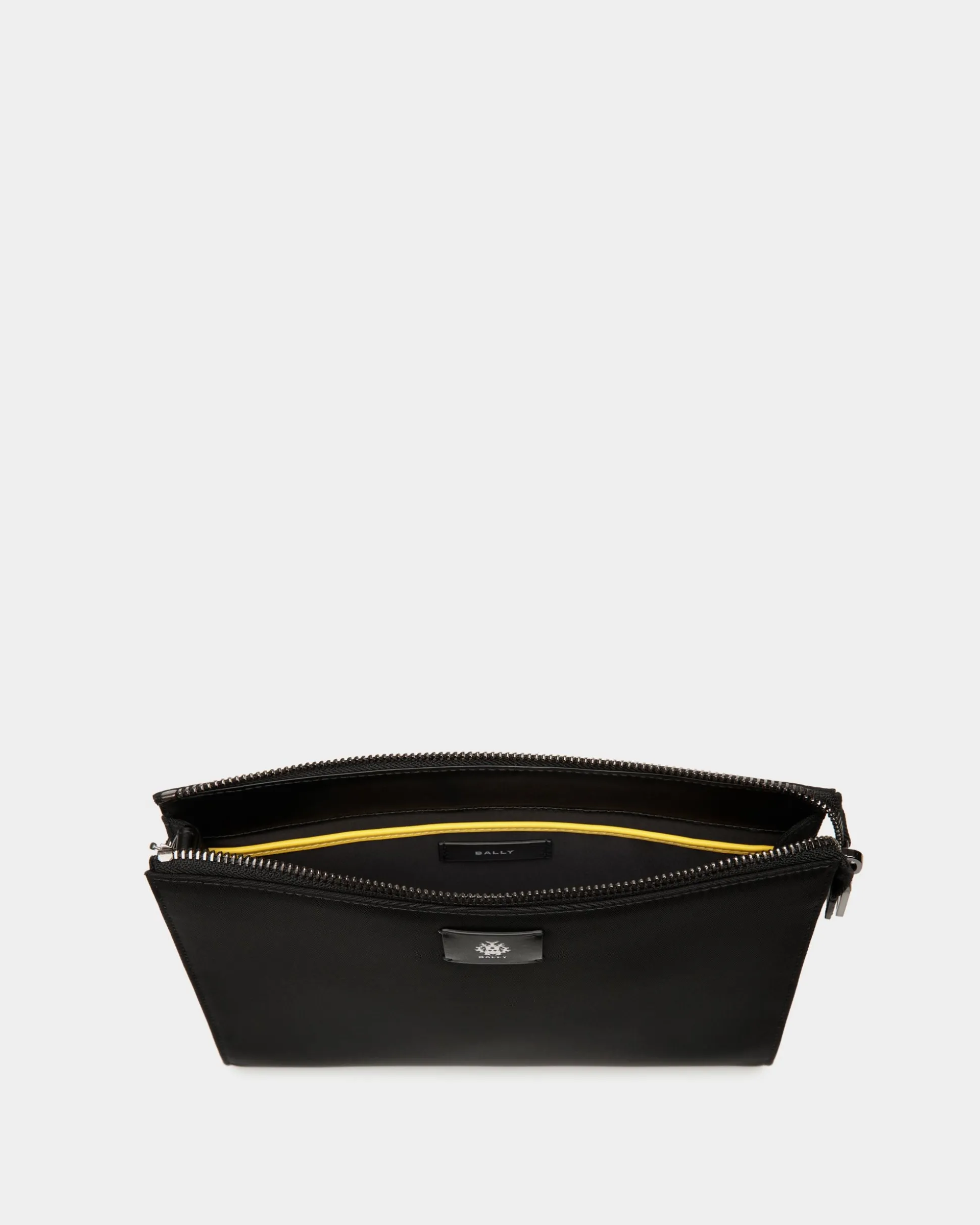 Pochette Aus Nylon In Schwarz Und Gelb Aus Der Adrien Brody Travel-Kollektion