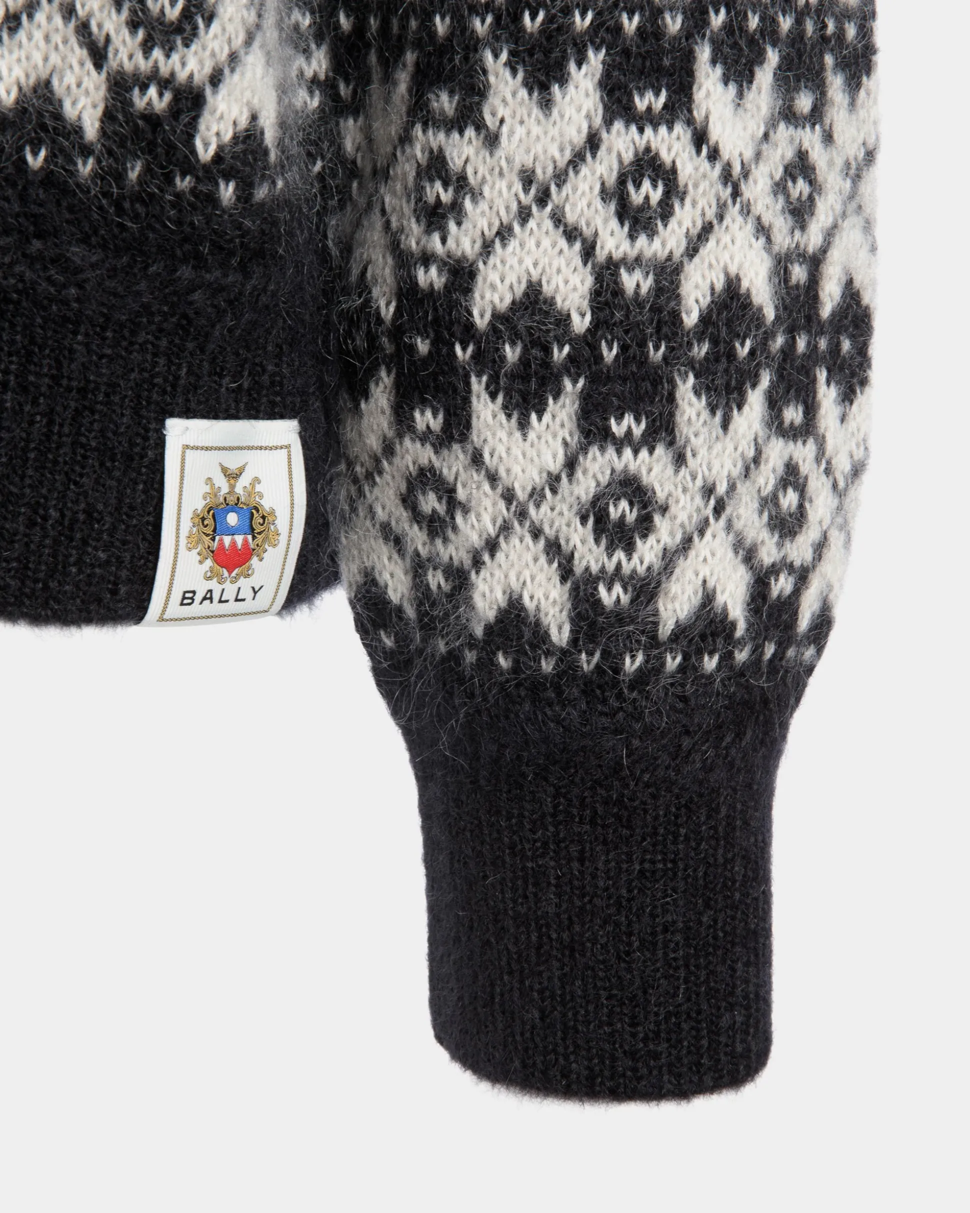 Pullover Mit Rundhalsausschnitt Aus Mohair Und Seide In Schwarz Und Weiß