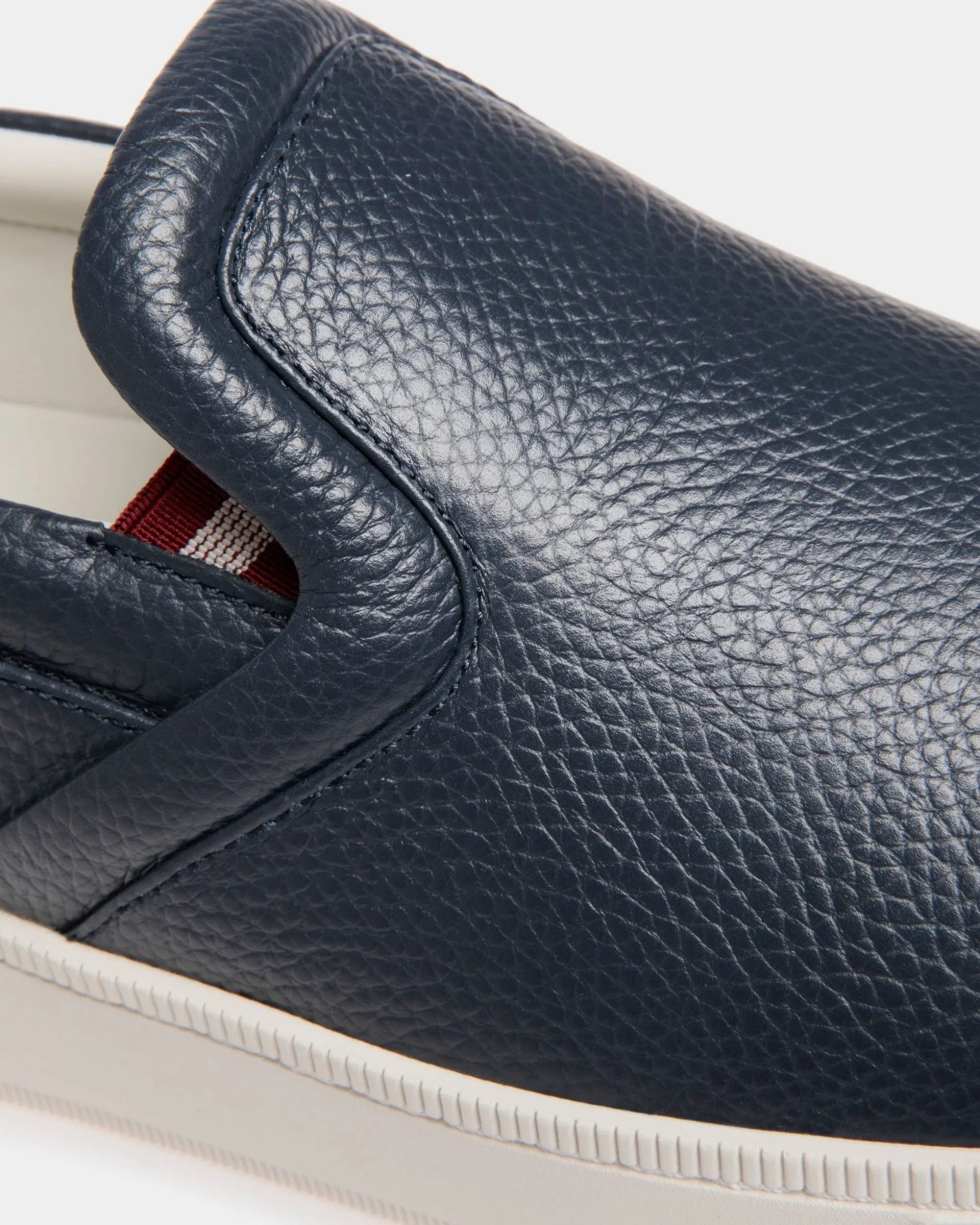 Raise Schlupf-Sneaker Aus Genarbtem Leder In Blau