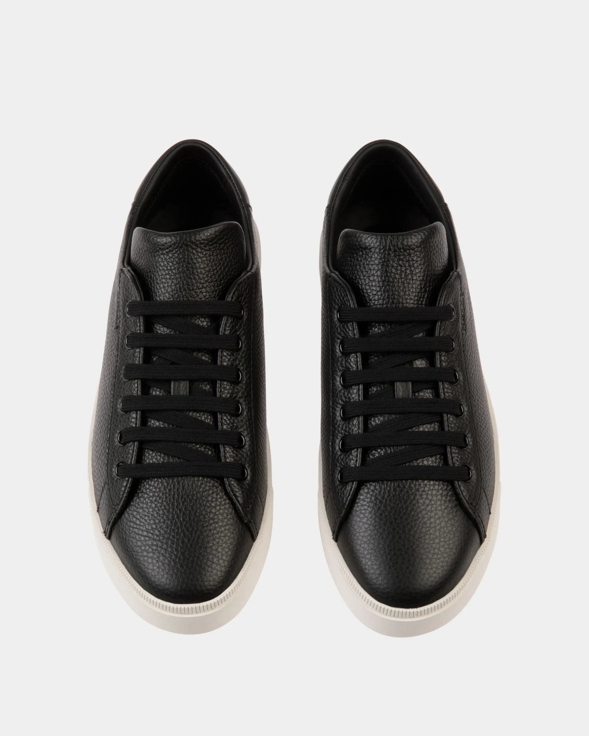 Raise Sneaker Aus Genarbtem Leder In Schwarz