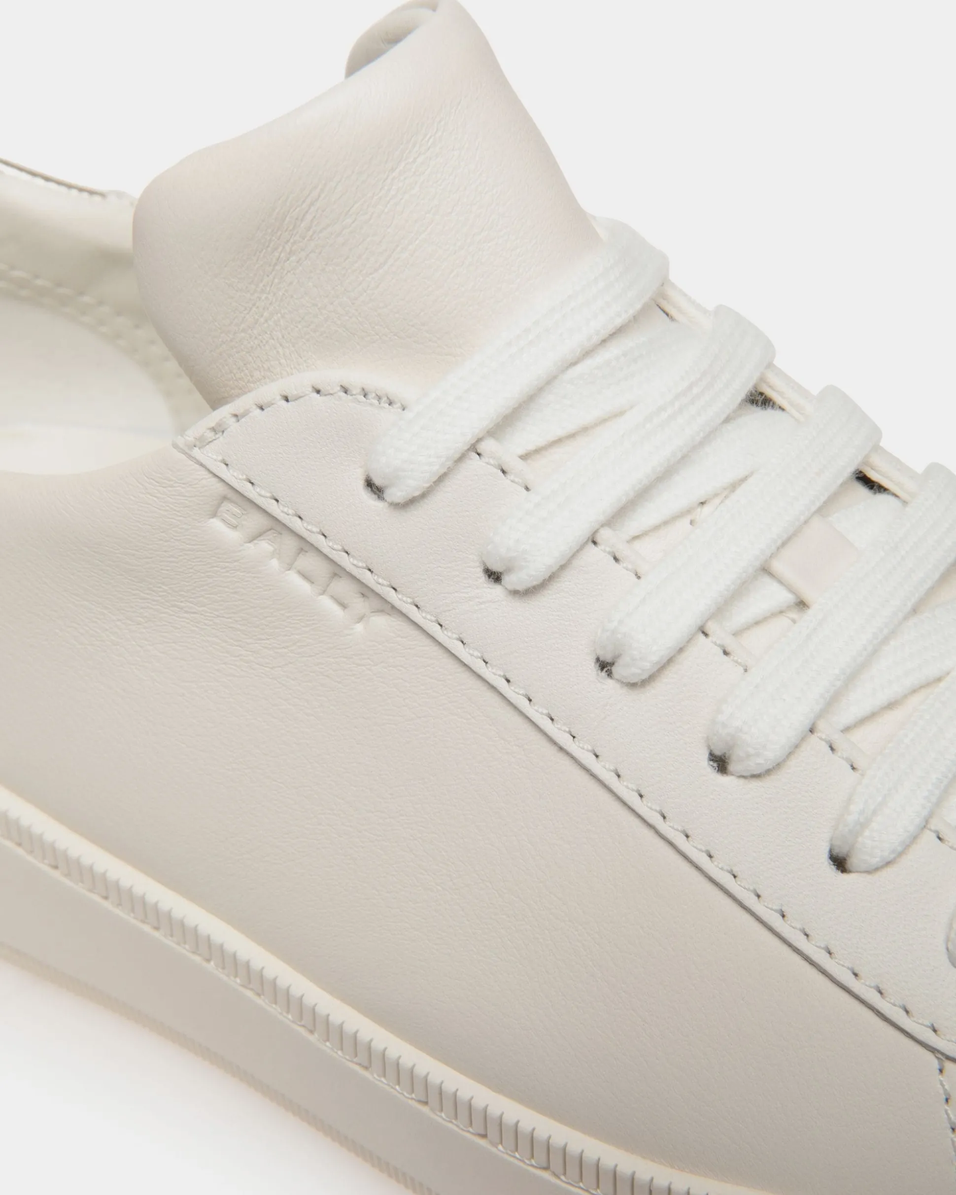 Raise Sneaker Aus Leder In Weiß Und Gold