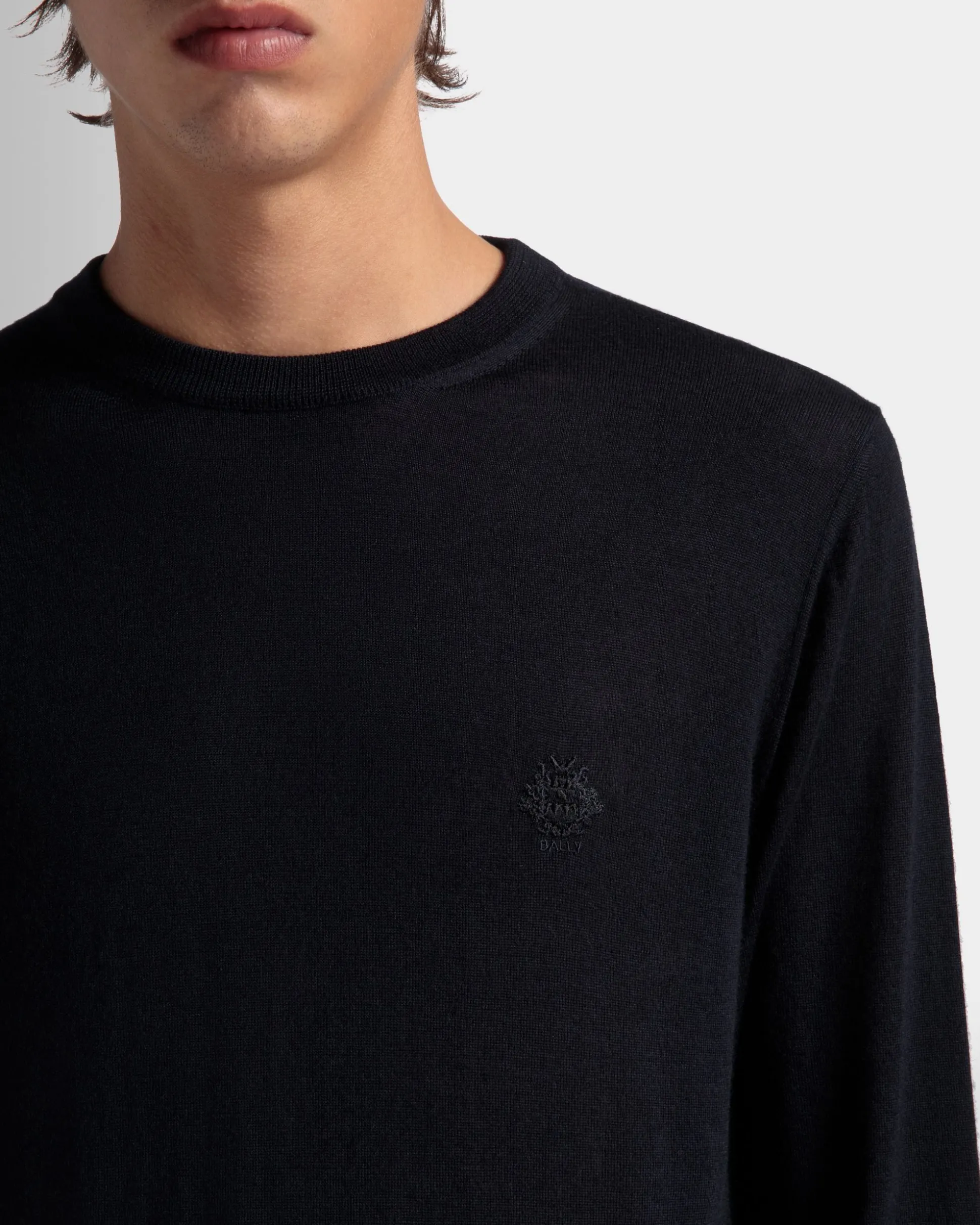Rundhalspullover Aus Kaschmir In Navy Blue Aus Der Adrien Brody Travel-Kollektion