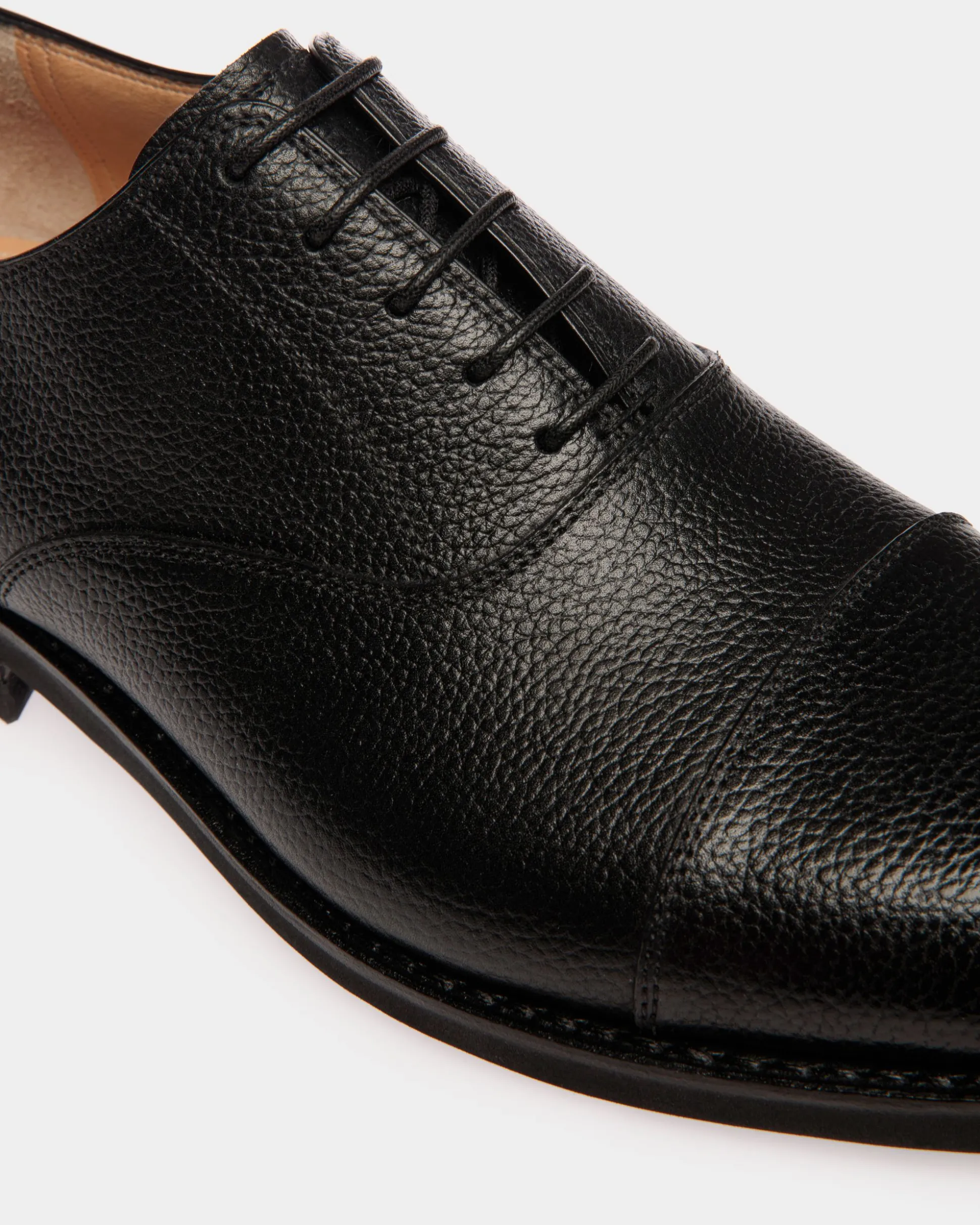 Schoenen Oxford-Schuhe Aus Genarbtem Leder In Schwarz