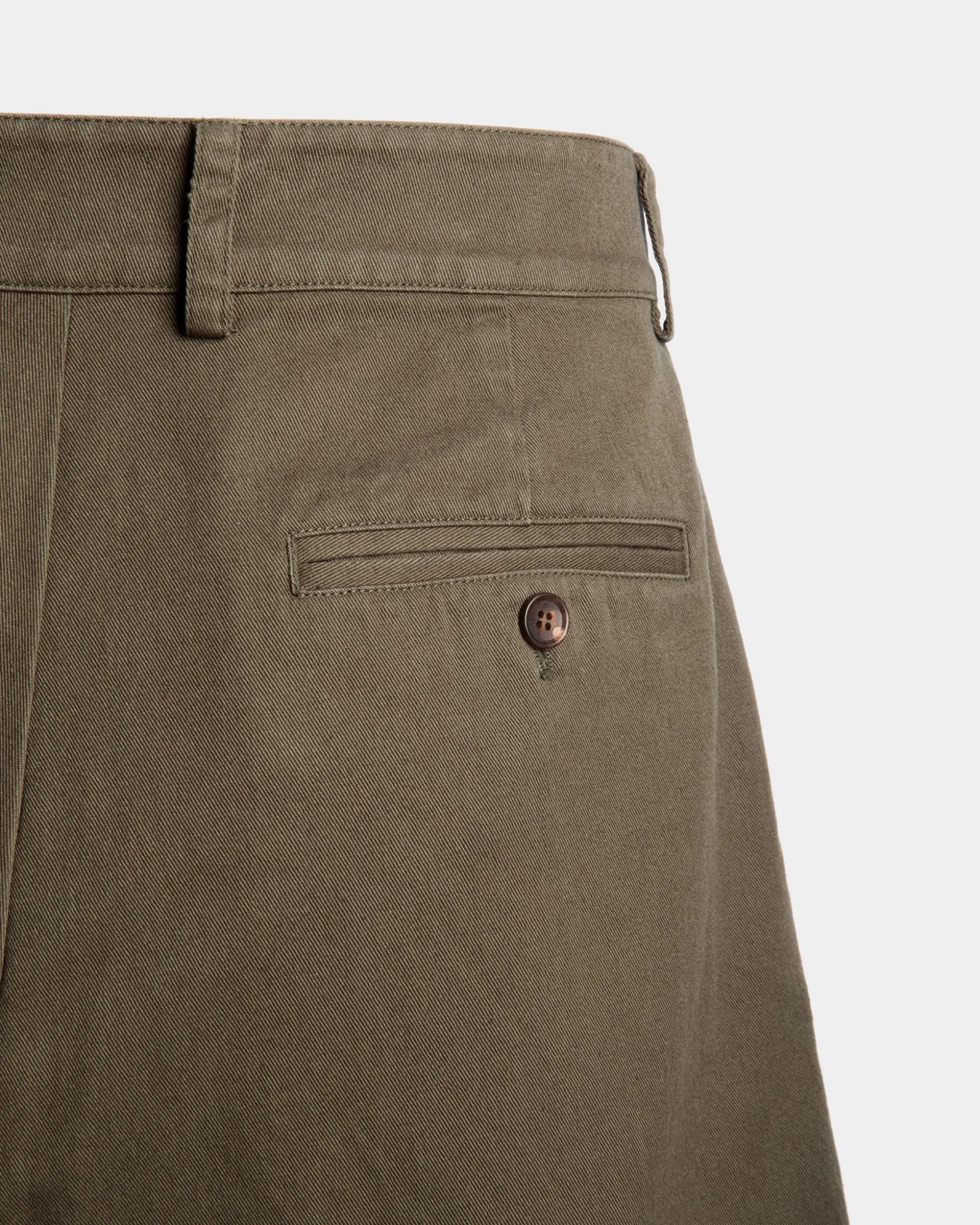 Shorts Aus Baumwolle In Military Green Aus Der Adrien Brody Travel-Kollektion