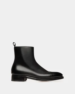 Stiefeletten Aus Leder In Schwarz Aus Der Adrien Brody Travel-Kollektion