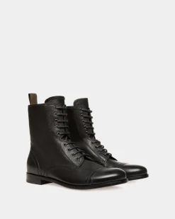 Stiefeletten Aus Leder In Schwarz Aus Der Adrien Brody Travel-Kollektion