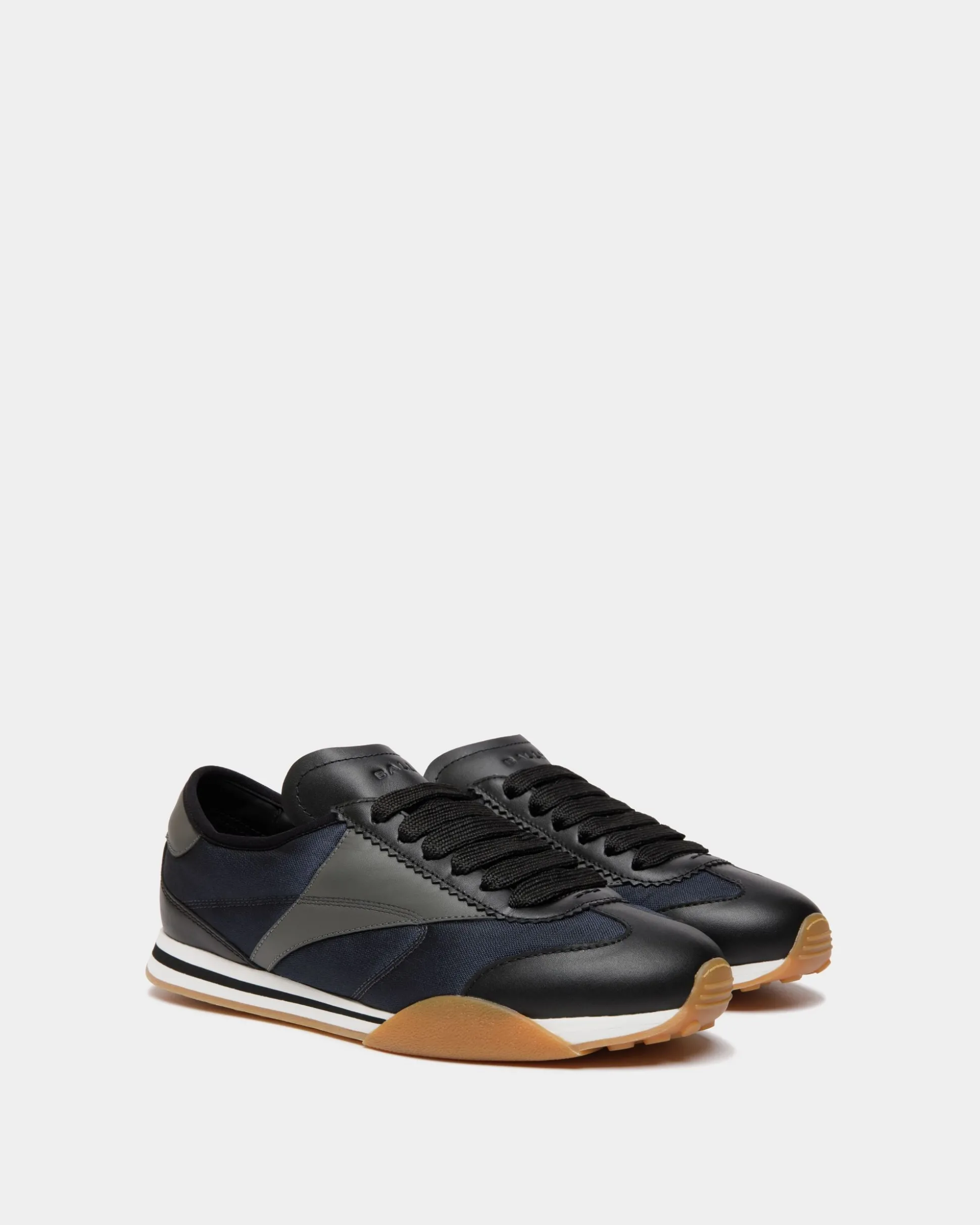 Sussex-Sneaker aus schwarzem und Navy Blue Leder und Stoff