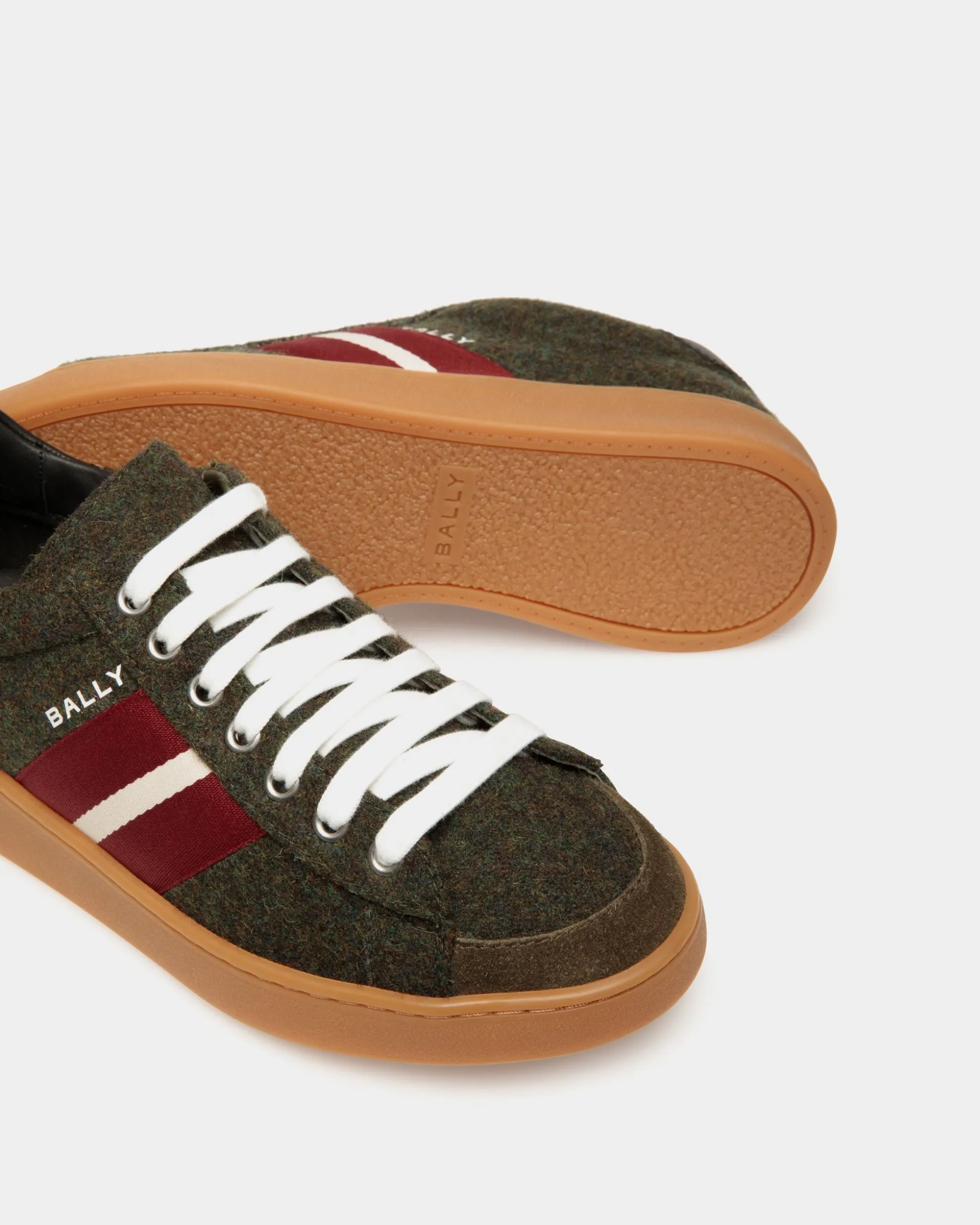 Tennis-Sneaker Aus Wollstoff In Sage Green Und Rot