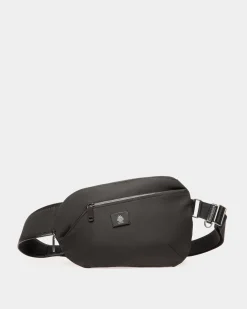 Umhängetasche Aus Nylon In Schwarz Aus Der Adrien Brody Travel-Kollektion