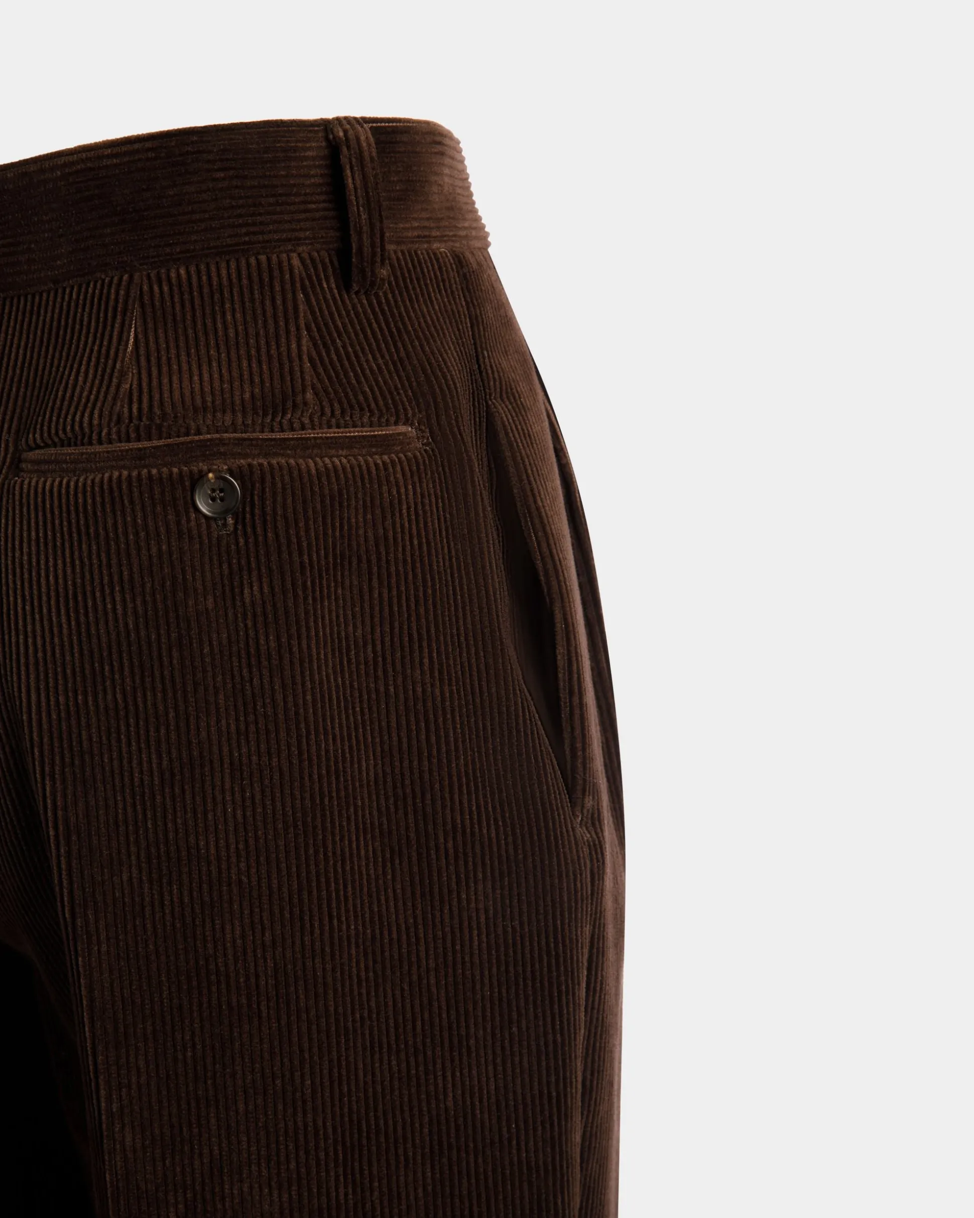 Winter Capsule Faltenhose Aus Baumwollcord In Ebenholzschwarz